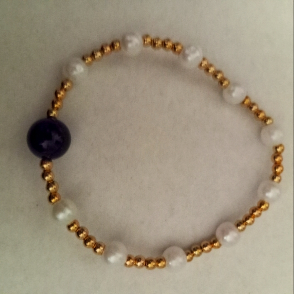 Hand Crafted gold plated beaded bracelet with pearls stretchy New